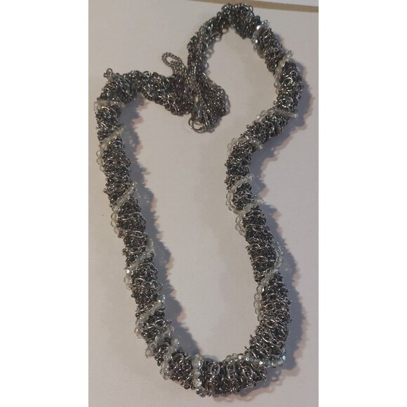 Mixed silvertone chains with glass woven through necklace 26" - Picture 6 of 12